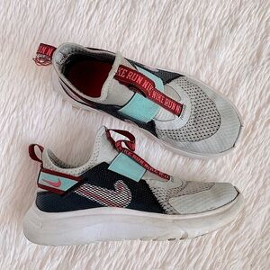 Nike Girls Flex Plus Slip On Sneakers •Size 2.5